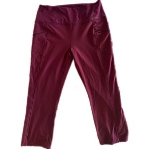 Eddie Bauer Like New Burgandy Capri Leggings - Size L